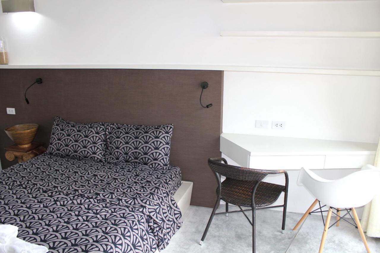 Replay Apartment *