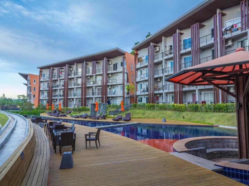 Replay Apartment *